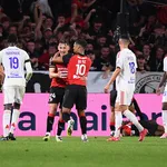 Revue de presse : ça grogne à Lens, Pierre Ménès relance la polémique arbitrale après Stade Rennais – OL ! 