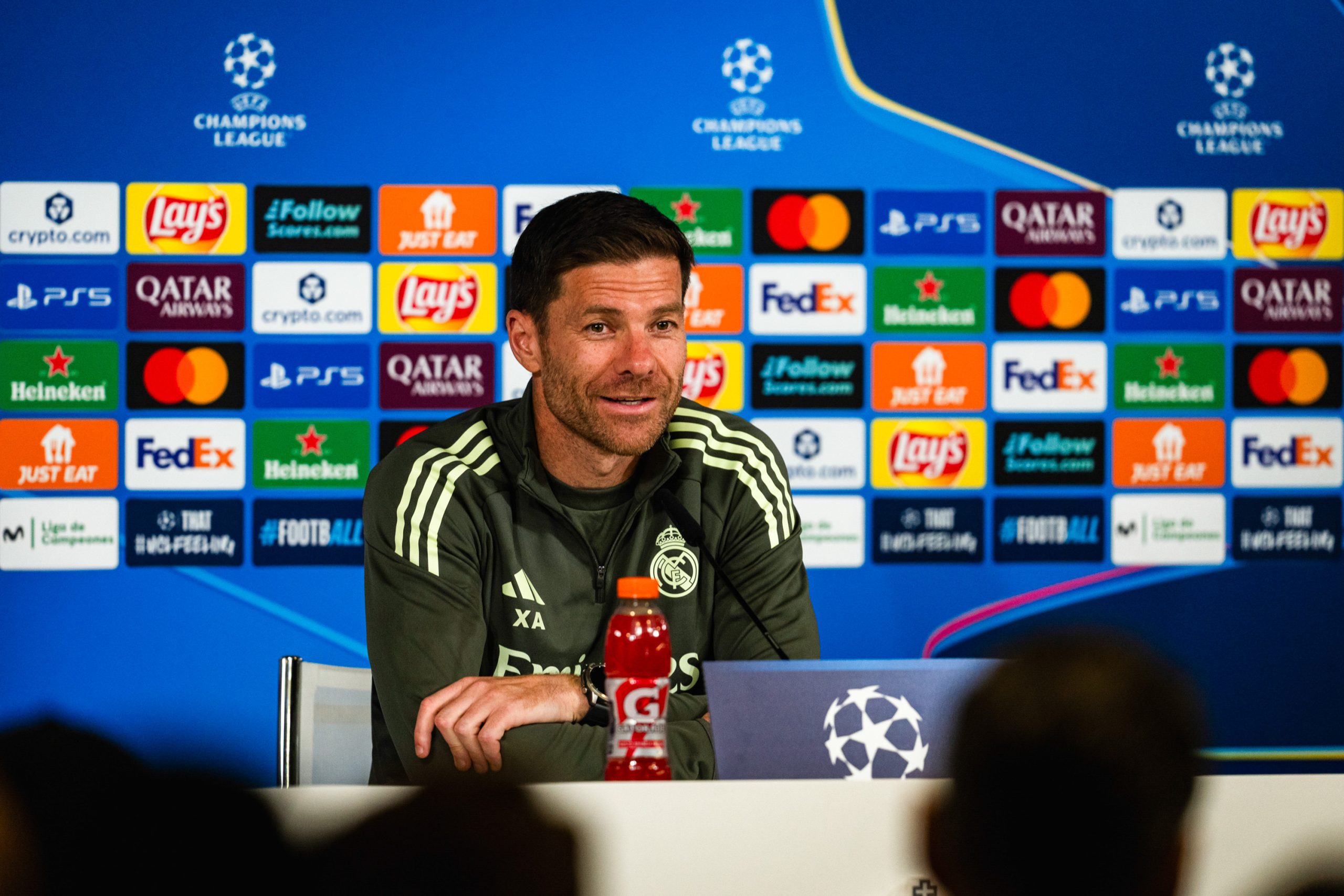 L'entraîneur du Real Madrid, Xabi Alonso, en conférence de presse avant le match contre l'OM.