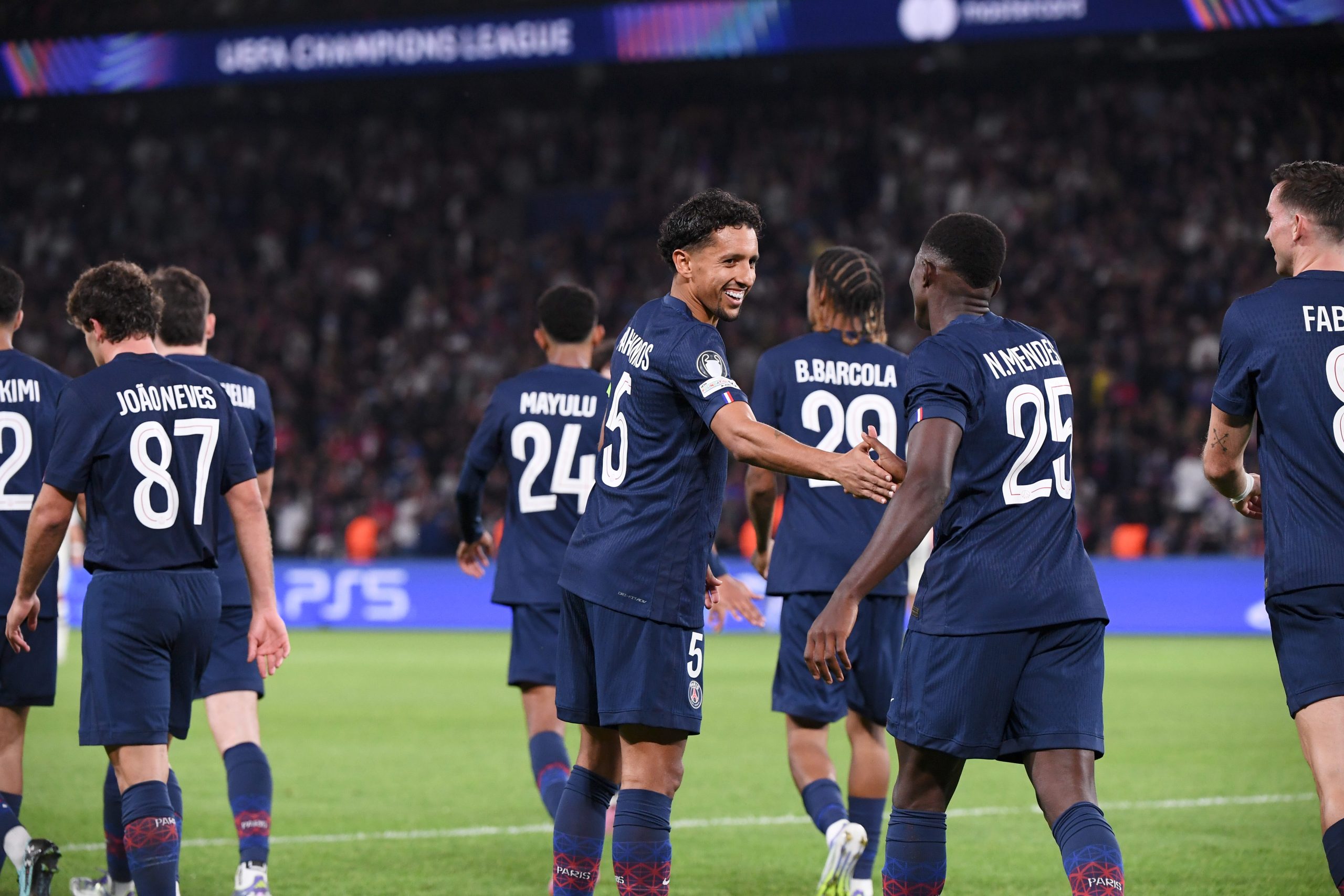 La joie des joueurs du PSG après l'ouverture du score face à l'Atalanta.
