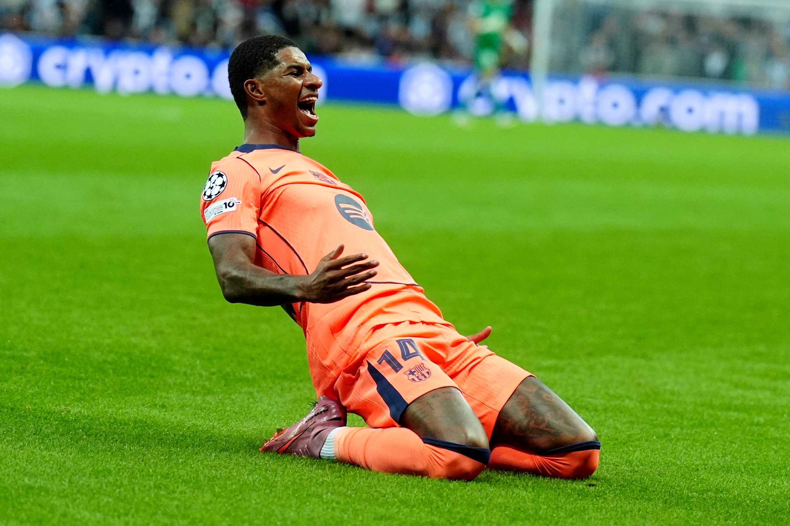 Newcastle – FC Barcelone : Rashford a fait taire Saint-James' Park et les critiques, son superbe doublé en vidéo