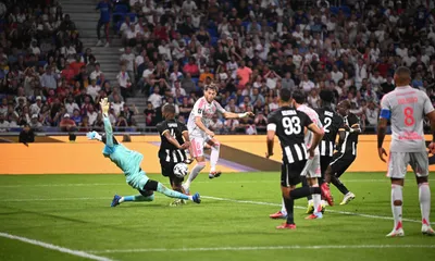 L’OL bat difficilement le SCO Angers et reprend la 2ème place, les notes des Gones