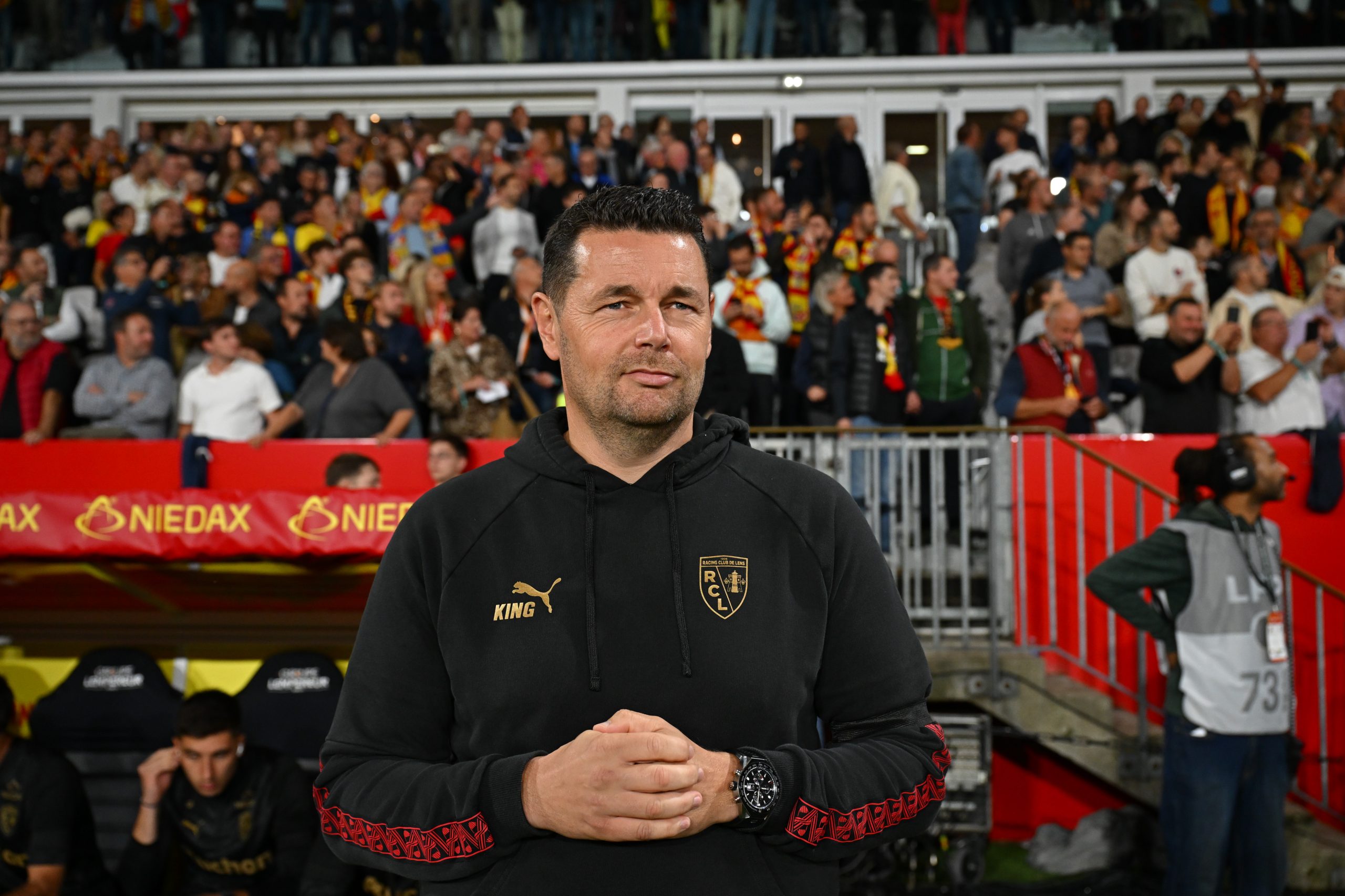 L'entraîneur du RC Lens, Pierre Sage, lors du derby contre Lille.