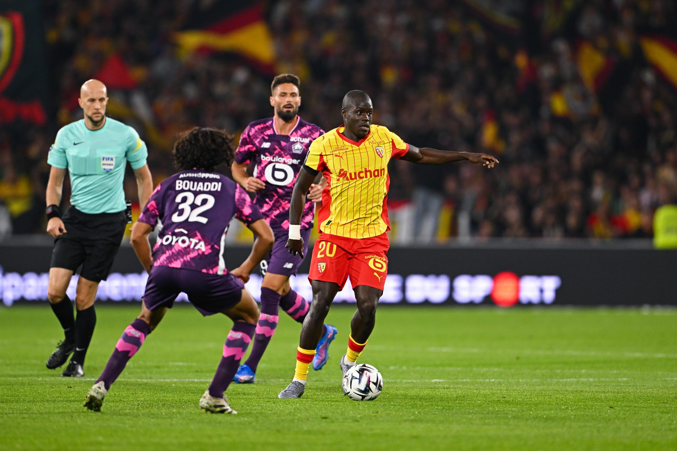 Malang Sarr en action lors du derby entre le RC Lens et le LOSC.