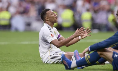 Kylian Mbappé éteint par le nouveau Ballon d’Or !