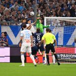 OM – PSG : Marseille fait chuter Paris, les notes d’un Classico historique ! 