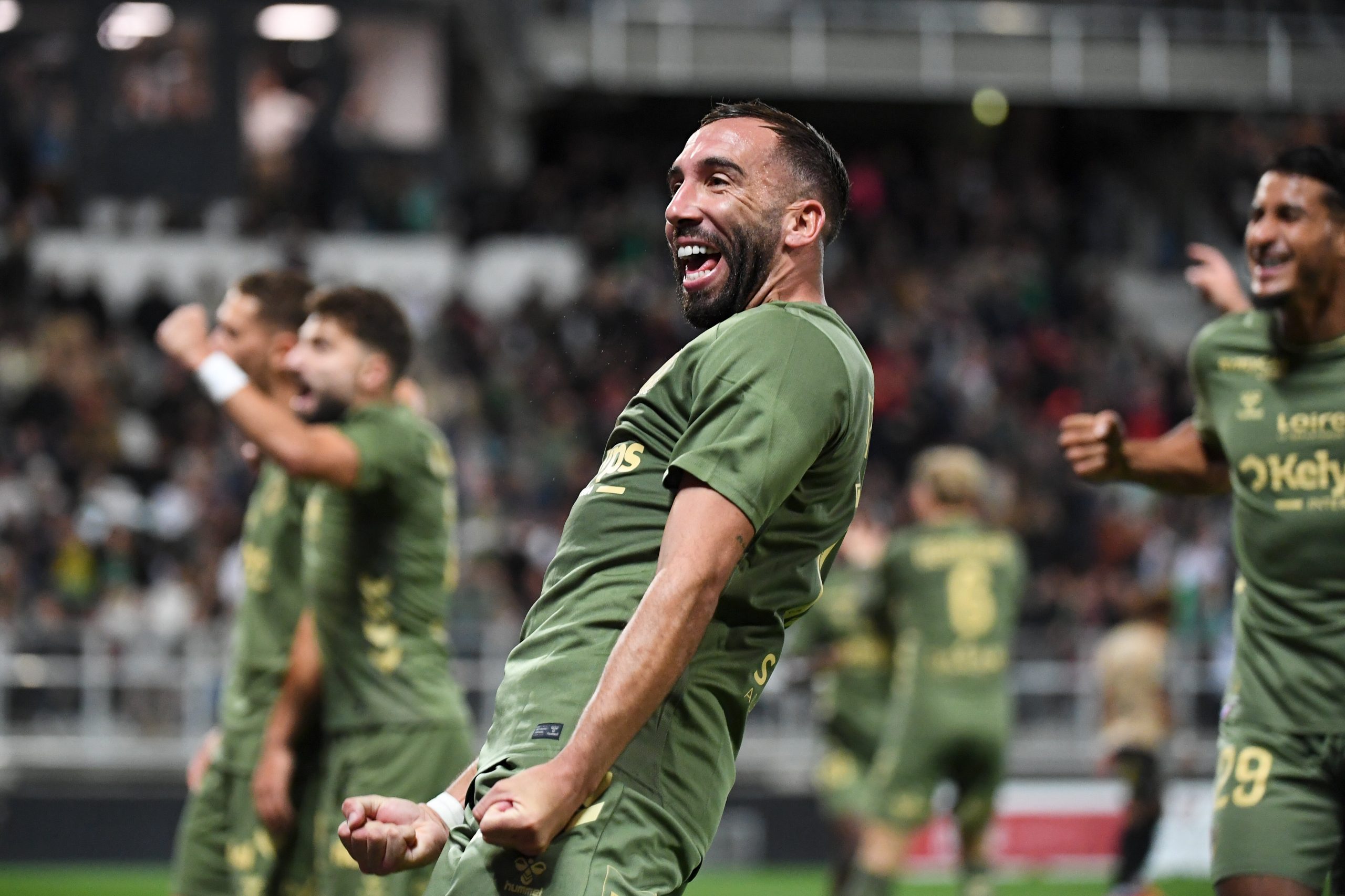 Ligue 2 : Messi permet à Pau d'être sur le podium, tandis que l'ASSE et Troyes font la course en tête !