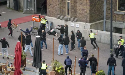OL : ça a méchamment dérapé entre supporters à Utrecht !
