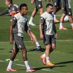 Real Madrid : inquiétude pour un cadre avant Almaty, la durée de l&rsquo;absence de Carvajal dévoilée