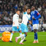 L&rsquo;OM renverse Strasbourg et prend provisoirement la tête de la Ligue 1