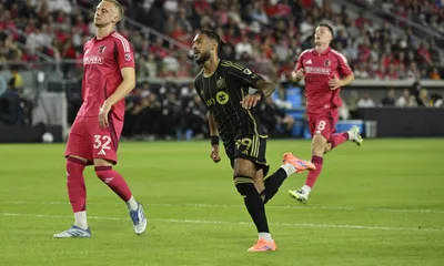 ASSE, OM, Stade Rennais : les révélations de Denis Bouanga