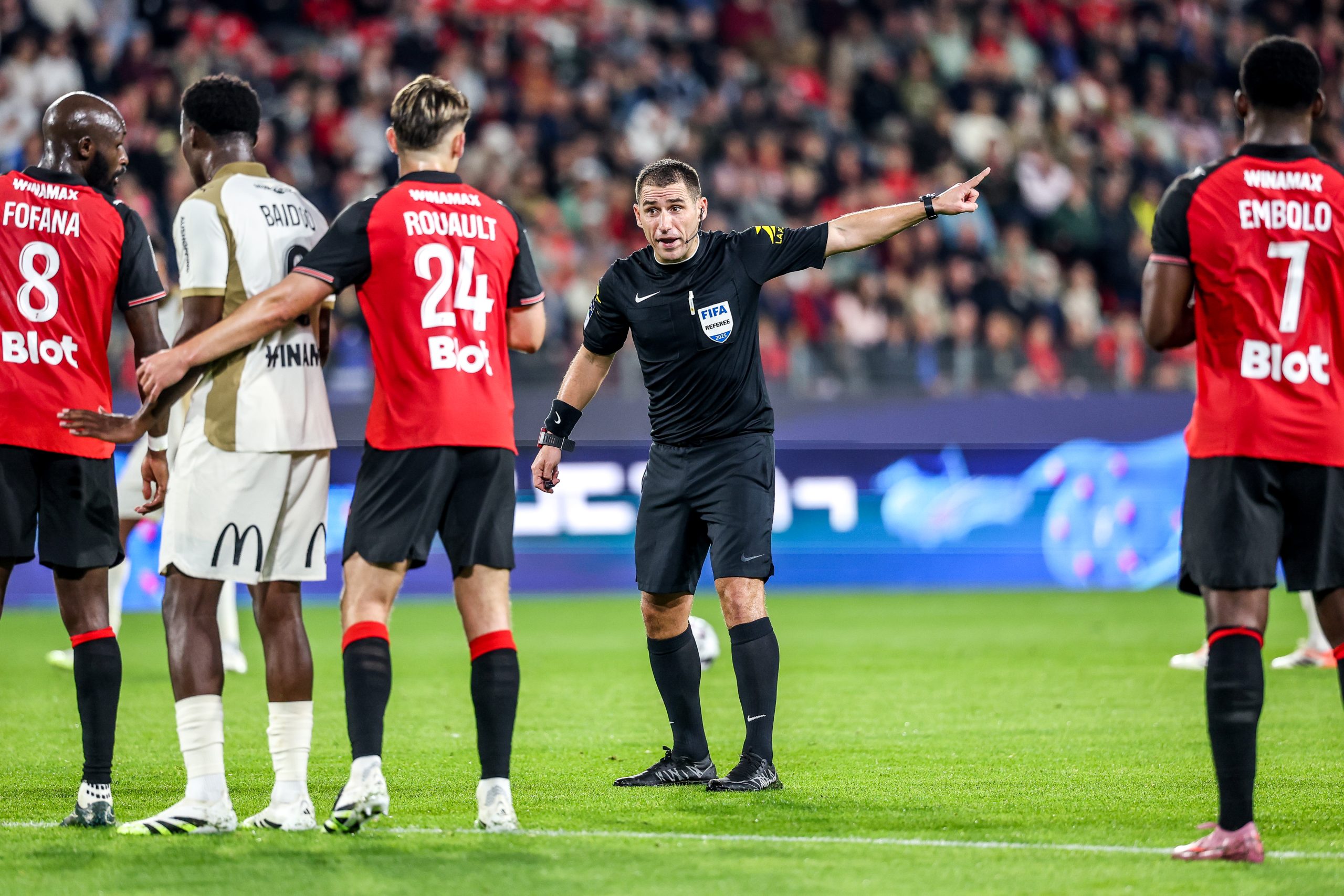 M. Dechepy lors du match entre le Stade Rennais et le RC Lens en début de saison.