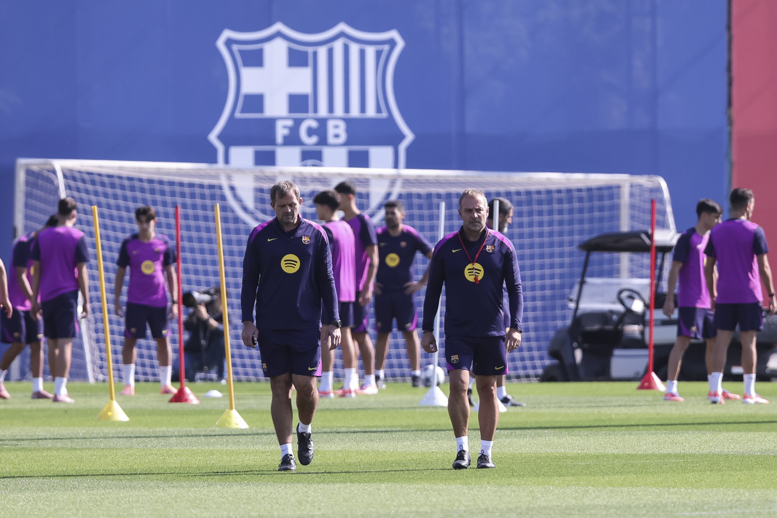 Hansi Flick lors d'un entraînement du FC Barcelone.