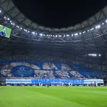 OM – Ajax : les superbes tifos du Vélodrome pour l&rsquo;entrée des joueurs (vidéo)