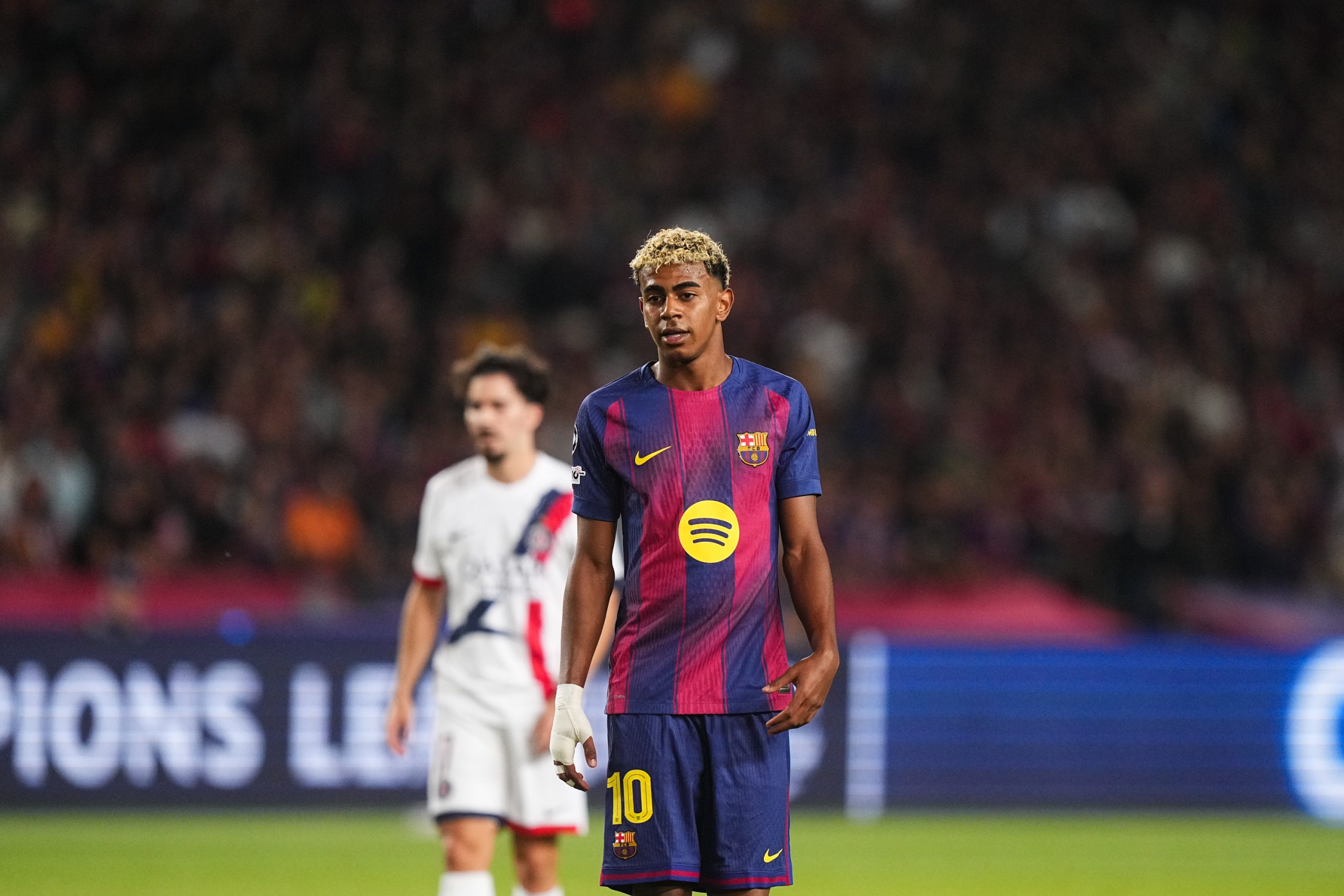 La star du FC Barcelone Lamine Yamal lors du choc contre le PSG en Champions League.