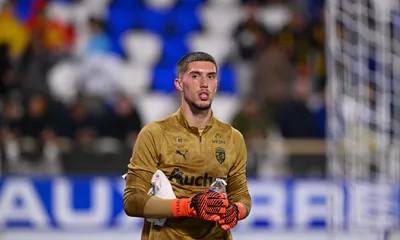 RC Lens : Robin Risser se confie sur son adaptation express !