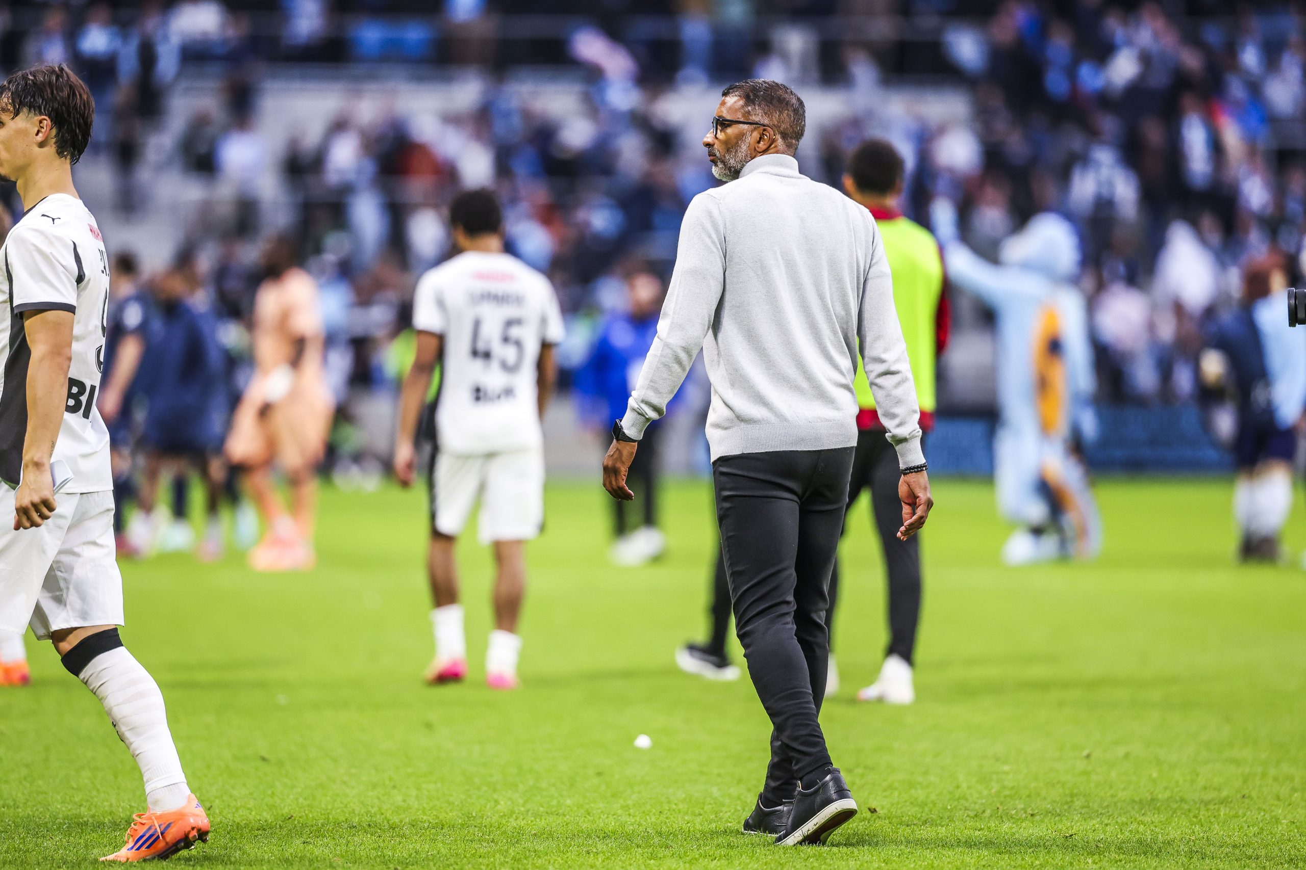 Habib Beye sur la pelouse du Havre après le nul du Stade Rennais.