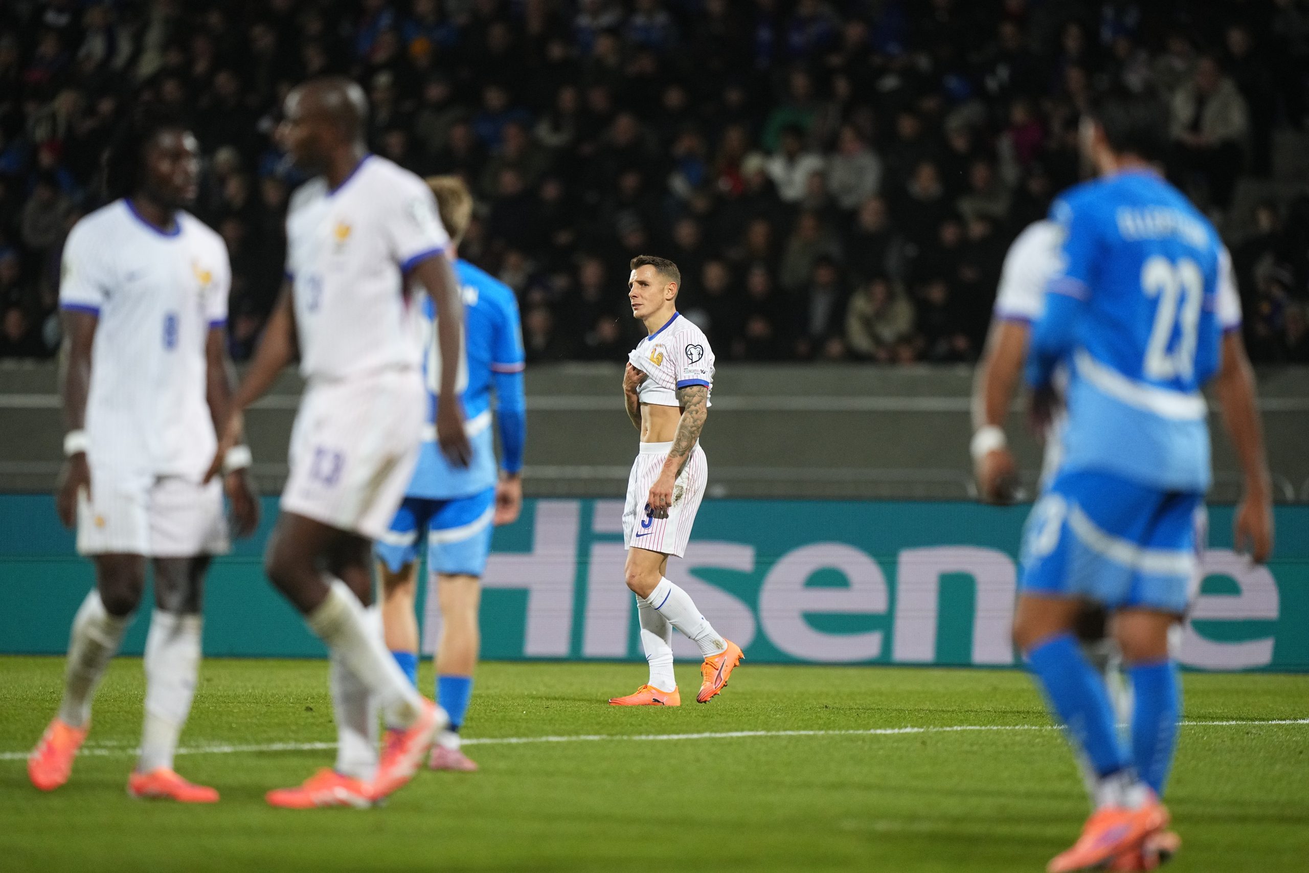 Lucas Digne lors du match entre l'équipe de France et l'Islande.