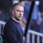 FC Barcelone : Flick démonte les rumeurs de départ