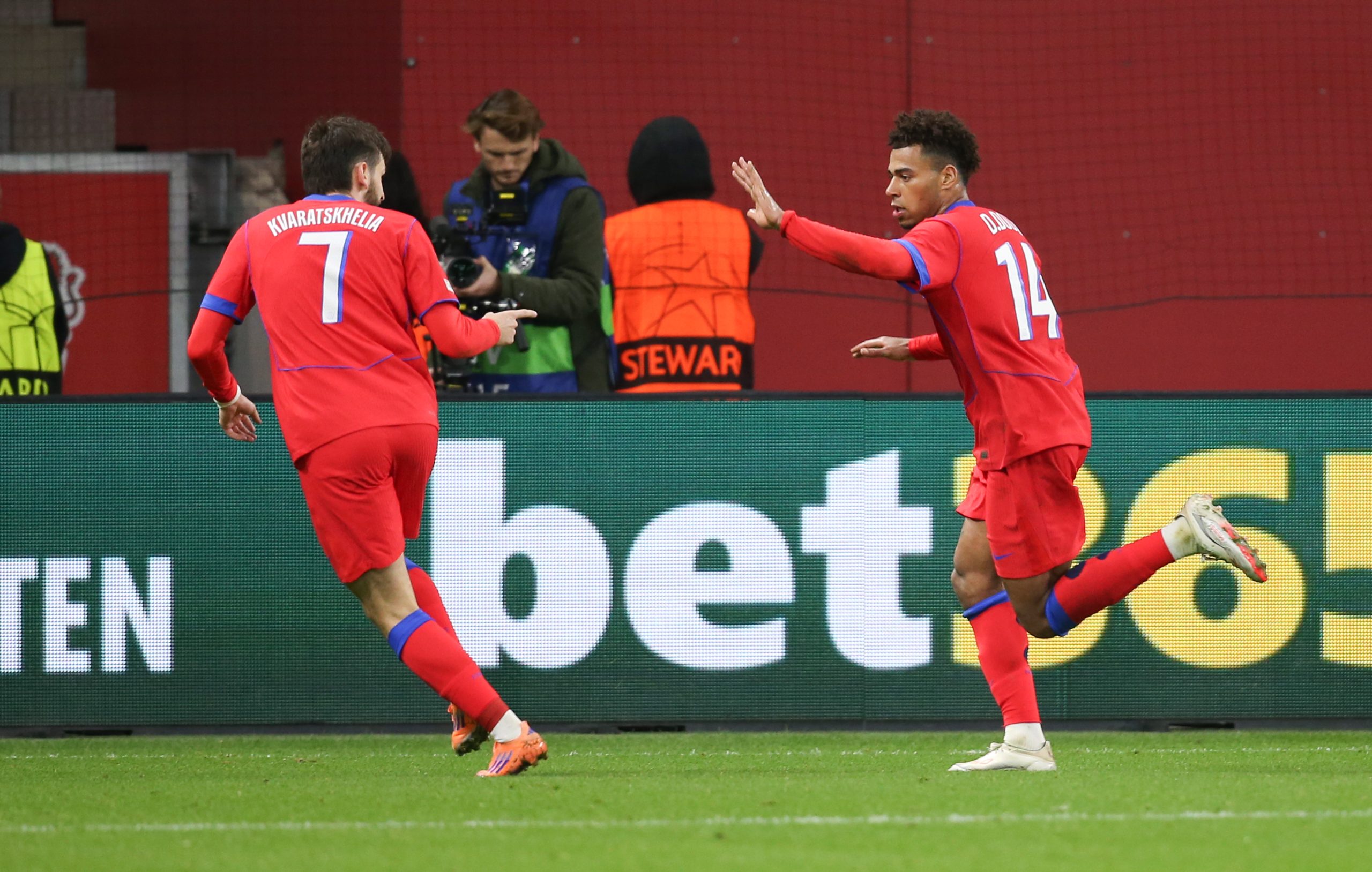 Les infos du jour : le PSG sur son nuage, Endrick fait rêver l'OM, Laurent Blanc au chevet du Stade Rennais ?