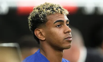 FC Barcelone : Laporta monte au créneau pour défendre Lamine Yamal