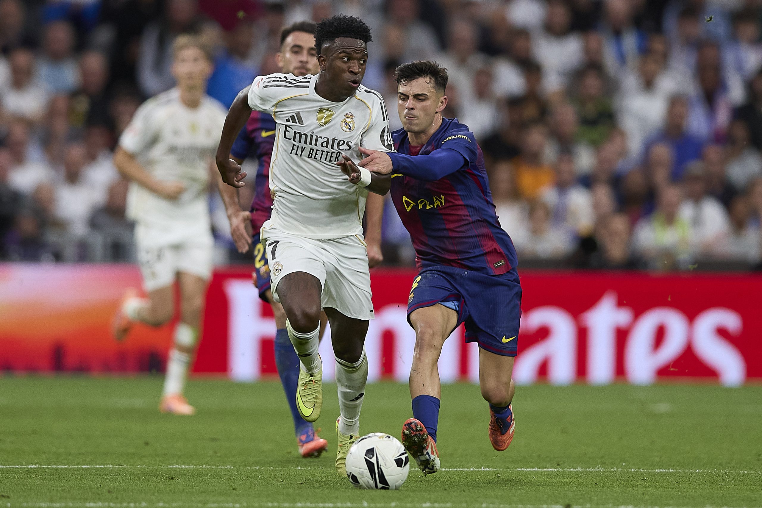 Real Madrid – FC Barcelone : Vinicius a complètement pété un câble ! (vidéo)