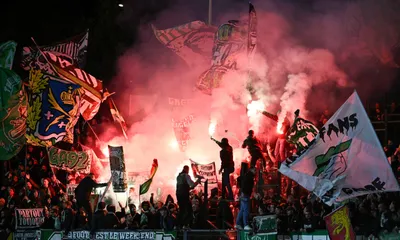 ASSE : les Ultras stéphanois ont mis le feu à Dunkerque avec un tifo mémorable ! (vidéo)
