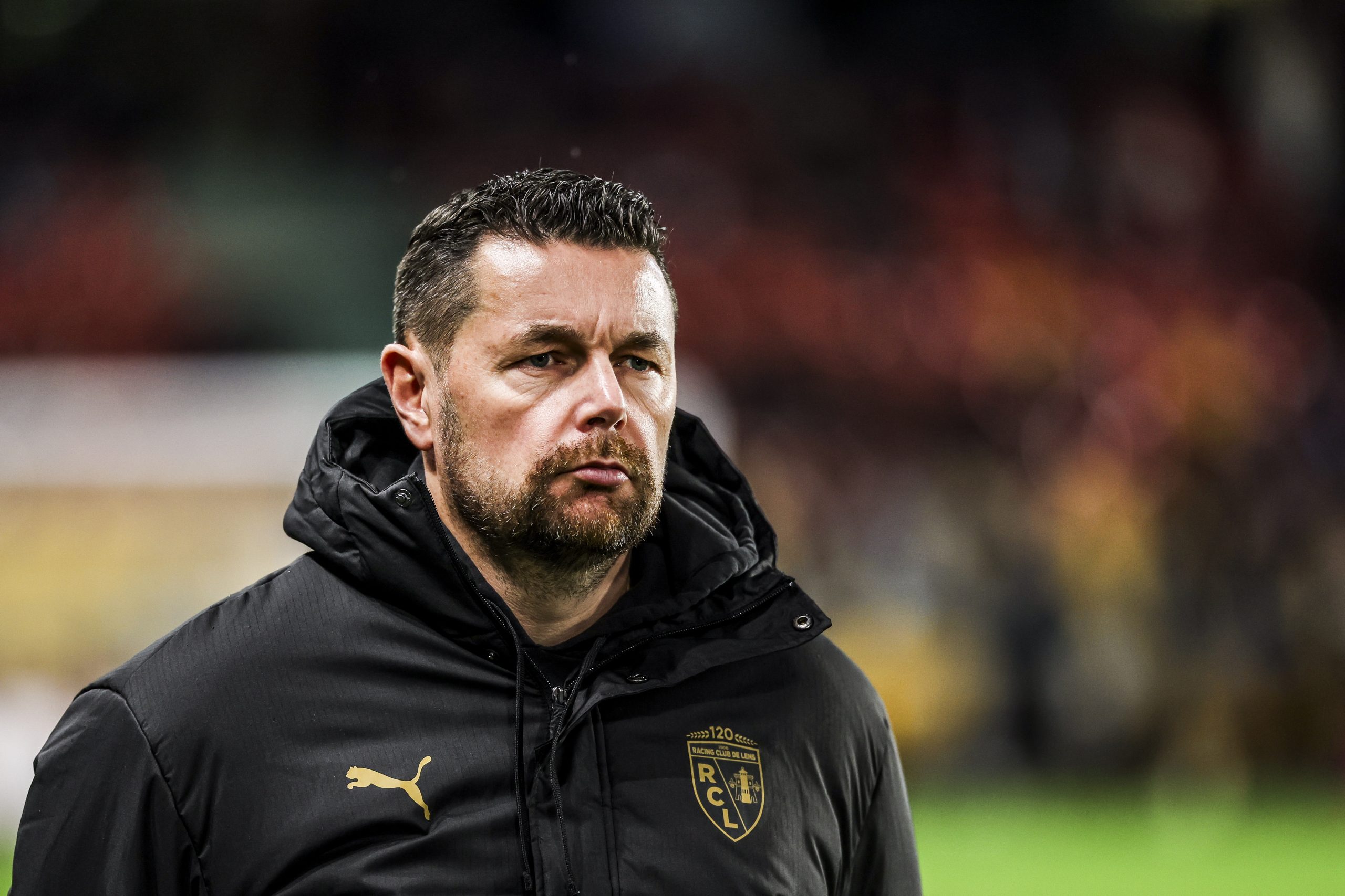 L'entraîneur du RC Lens, Pierre Sage, avant le match contre Metz.