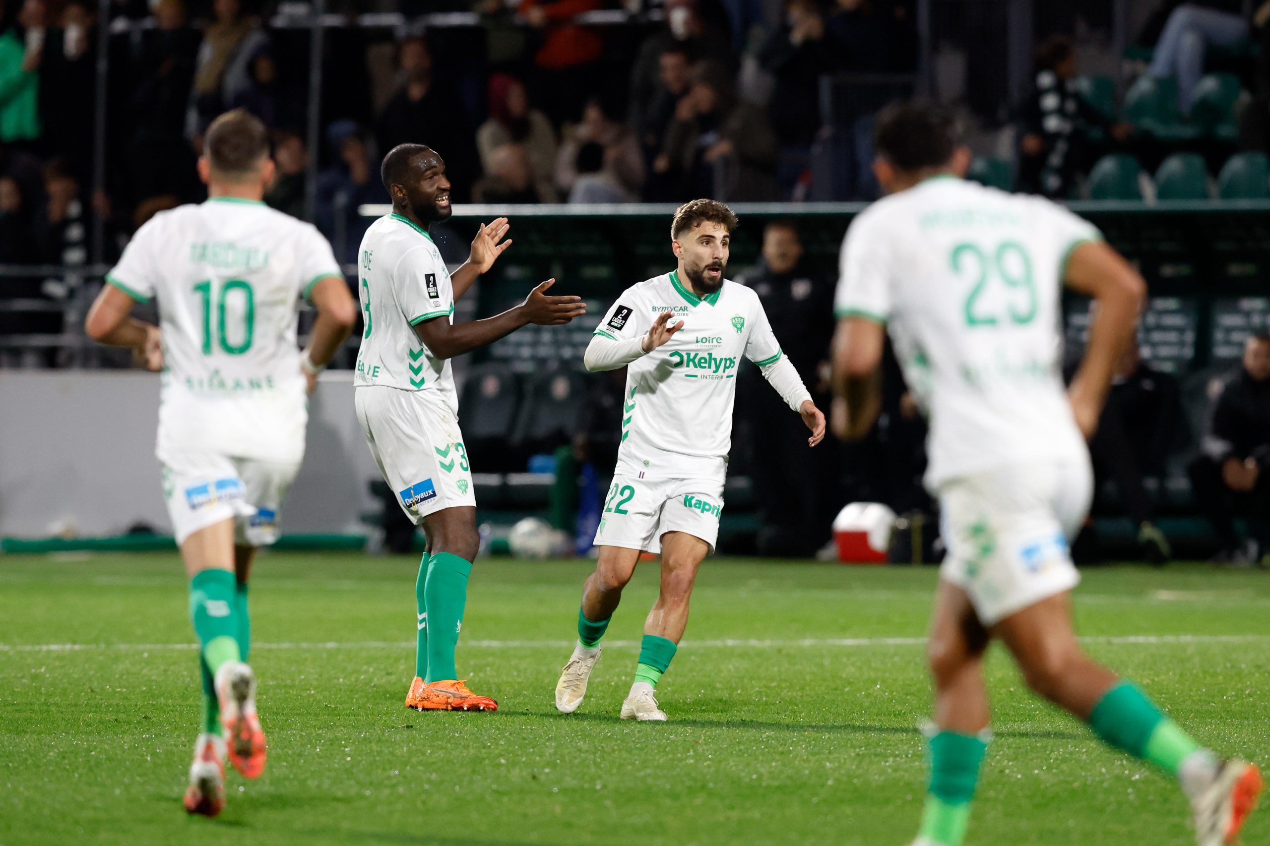 La joie des Verts après le but de Davitashvili contre le Red Star.