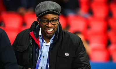 RC Lens : une légende de l’OL insultée par les supporters, scandale à Bollaert ! 