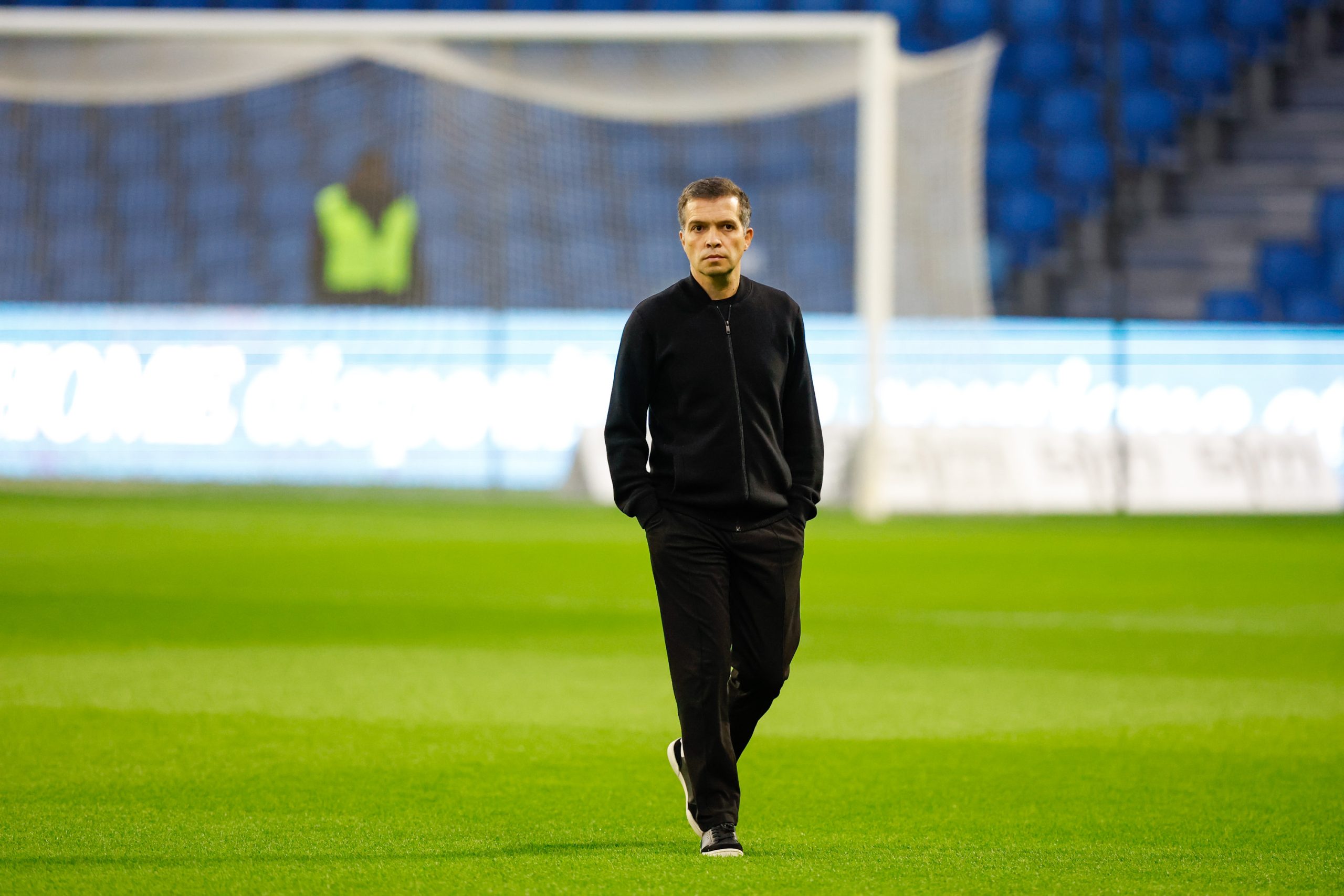 L'entraîneur du FC Nantes, Luis Castro, avant un match au Havre.