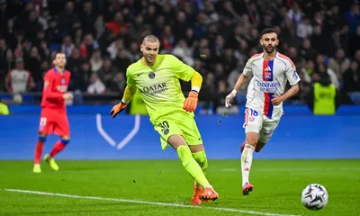 PSG : Ménès prend Chevalier pour taper sur Campos