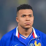 Les infos du jour : la virée de Mbappé à Dubaï fait polémique, le PSG et le Barça climatisés pour Julian Alvarez