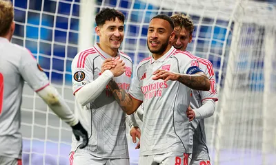 RC Lens Mercato : l’OL avance sur une première recrue, Pierre Sage jubile ! 