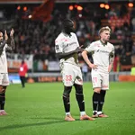 OGC Nice : Romain Molina porte de lourdes accusations contre les joueurs et la direction