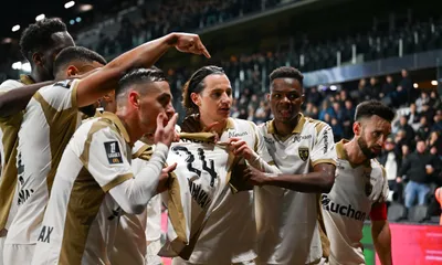 RC Lens : Thauvin envoie les Sang et Or sur le toit de la Ligue 1 !