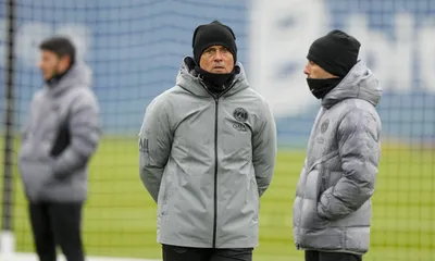 PSG – Stade Rennais  : la guerre des goals agace Luis Enrique, le traitement médiatique d&rsquo;Habib Beye aussi !