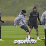 PSG : Luis Enrique écarte Zabarnyi pour éviter un conflit avec Safonov !