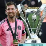 FC Barcelone, PSG : Lionel Messi savoure son 13e titre de champion, Luis Enrique applaudit