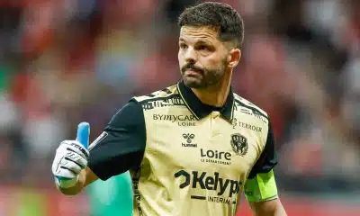 ASSE Mercato : une guerre des goals se profile chez les Verts, Larsonneur éjecté ?