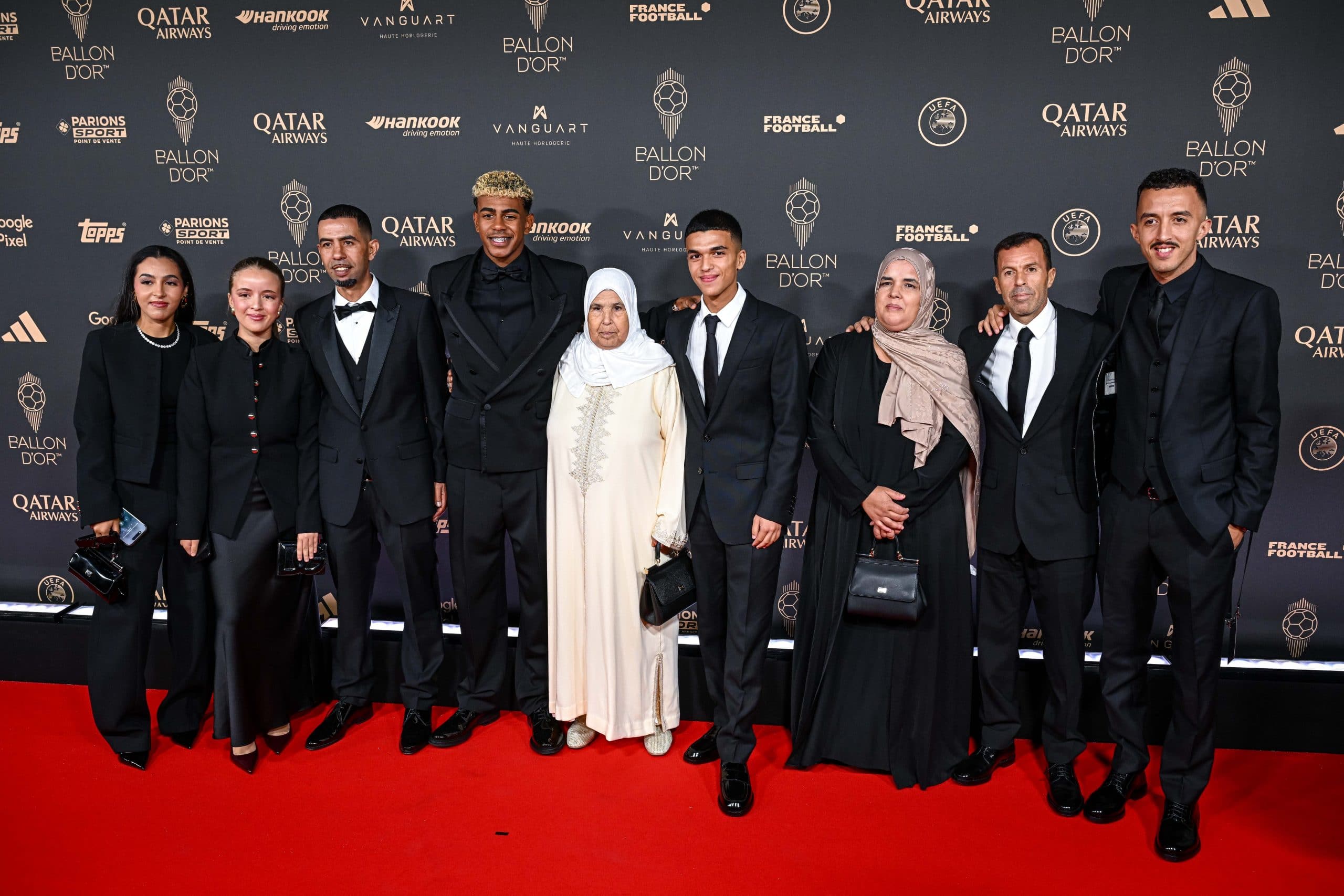 Lamine Yamal et Mounir Nasraoui lors du gala du Ballon d'Or.