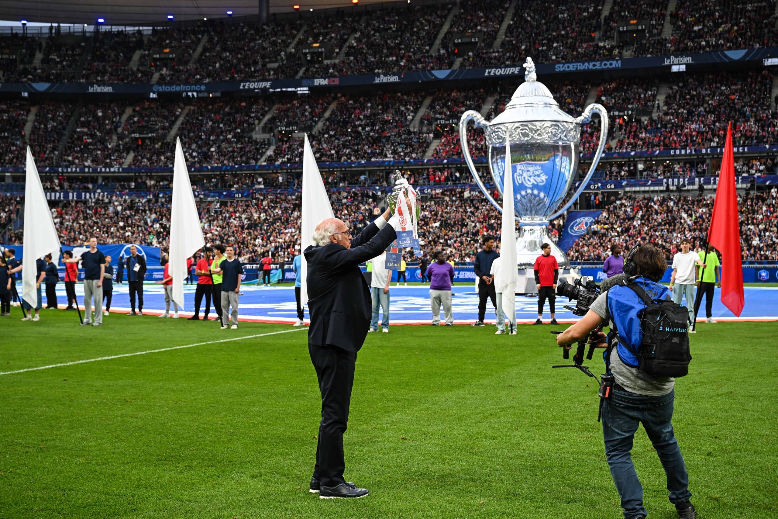 La réplique du Trophée de la Coupe de France lors de la dernière finale.
