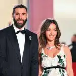 Lyna Khoudri affiche Karim Benzema au grand jour