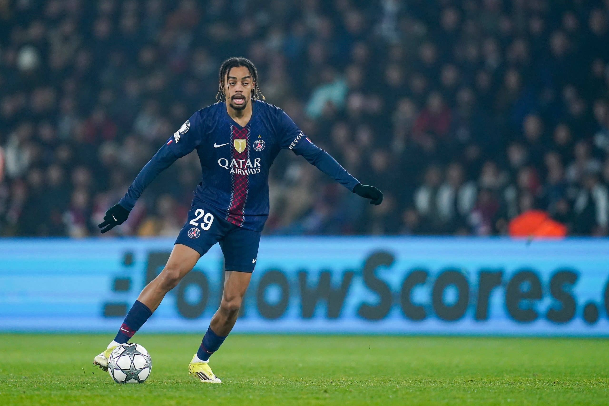 Bradley Barcola en action lors du match PSG-Newcastle.