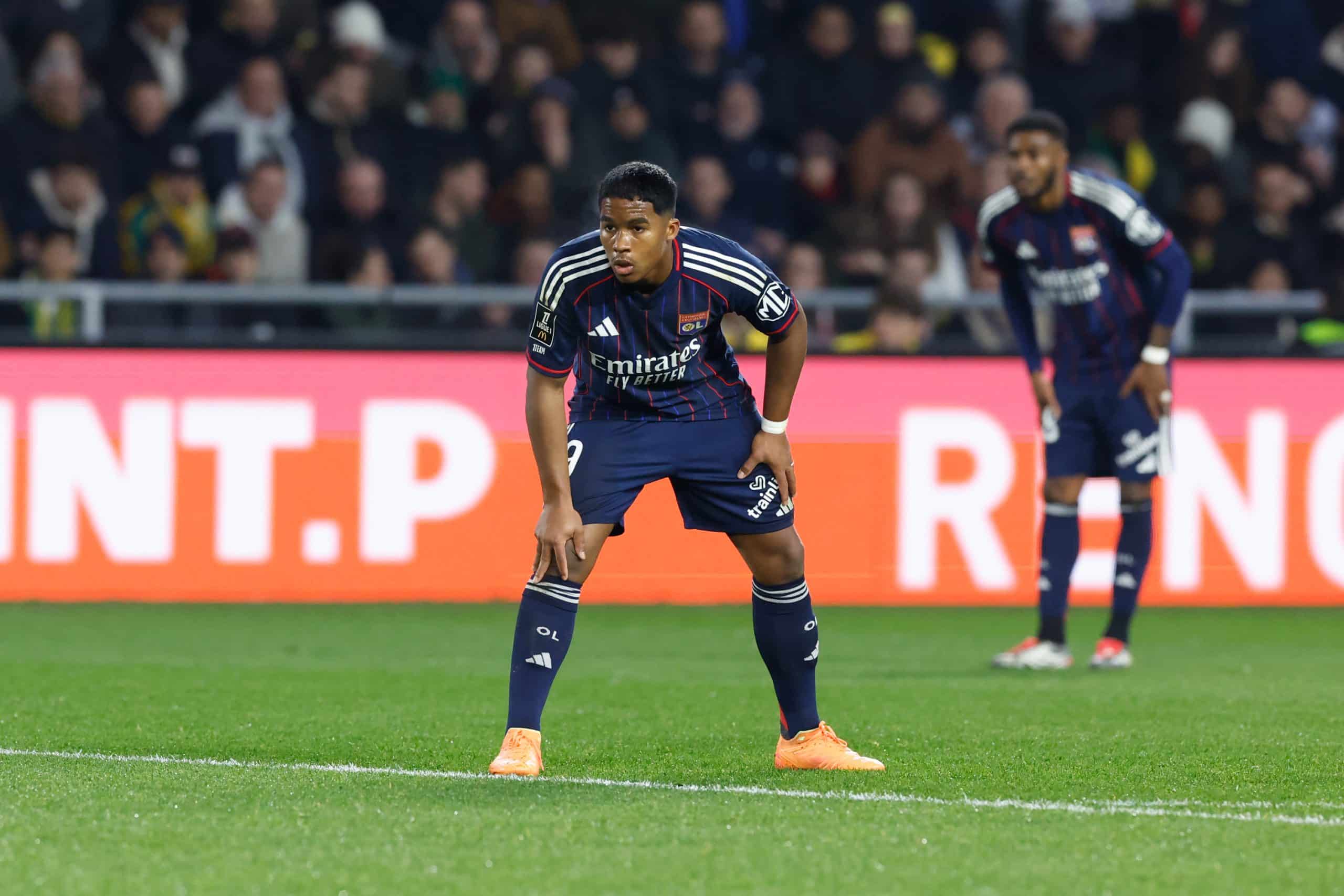 Endrick prêt à faire le pressing lors du match à Nantes.