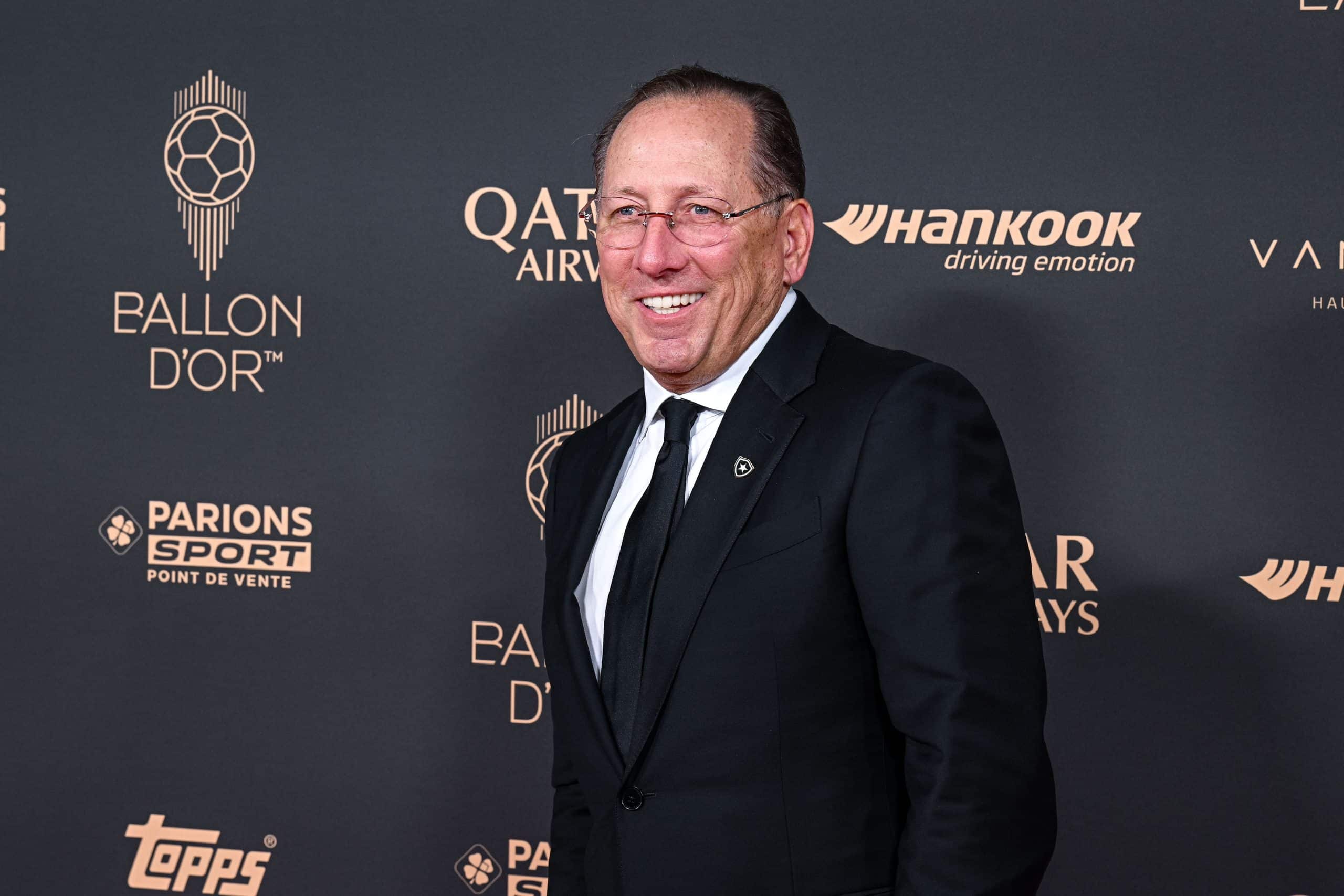 John Textor avant la cérémonie du Ballon d'Or 2025.