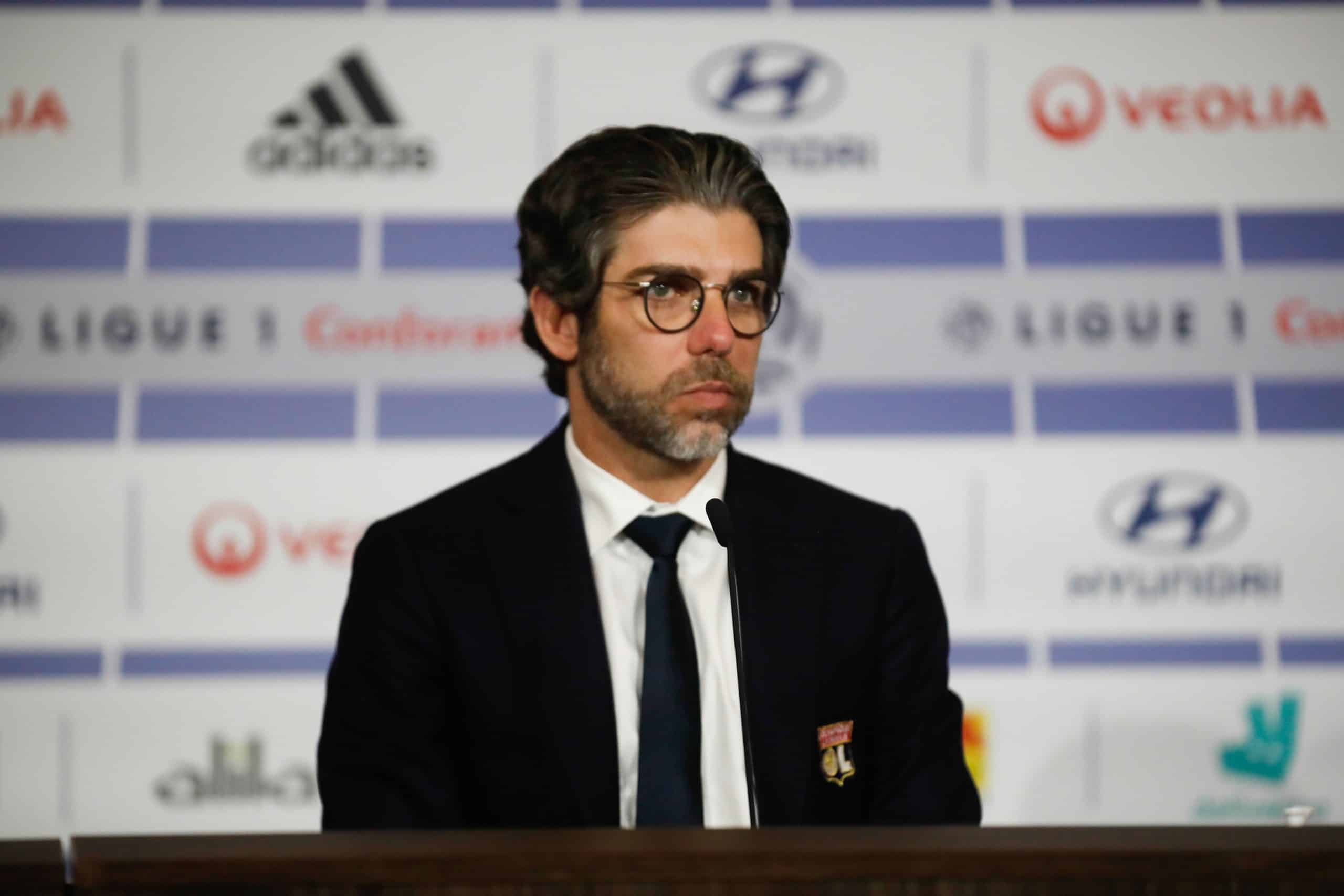 Juninho lors de son retour à l'OL dans le rôle de directeur sportif.