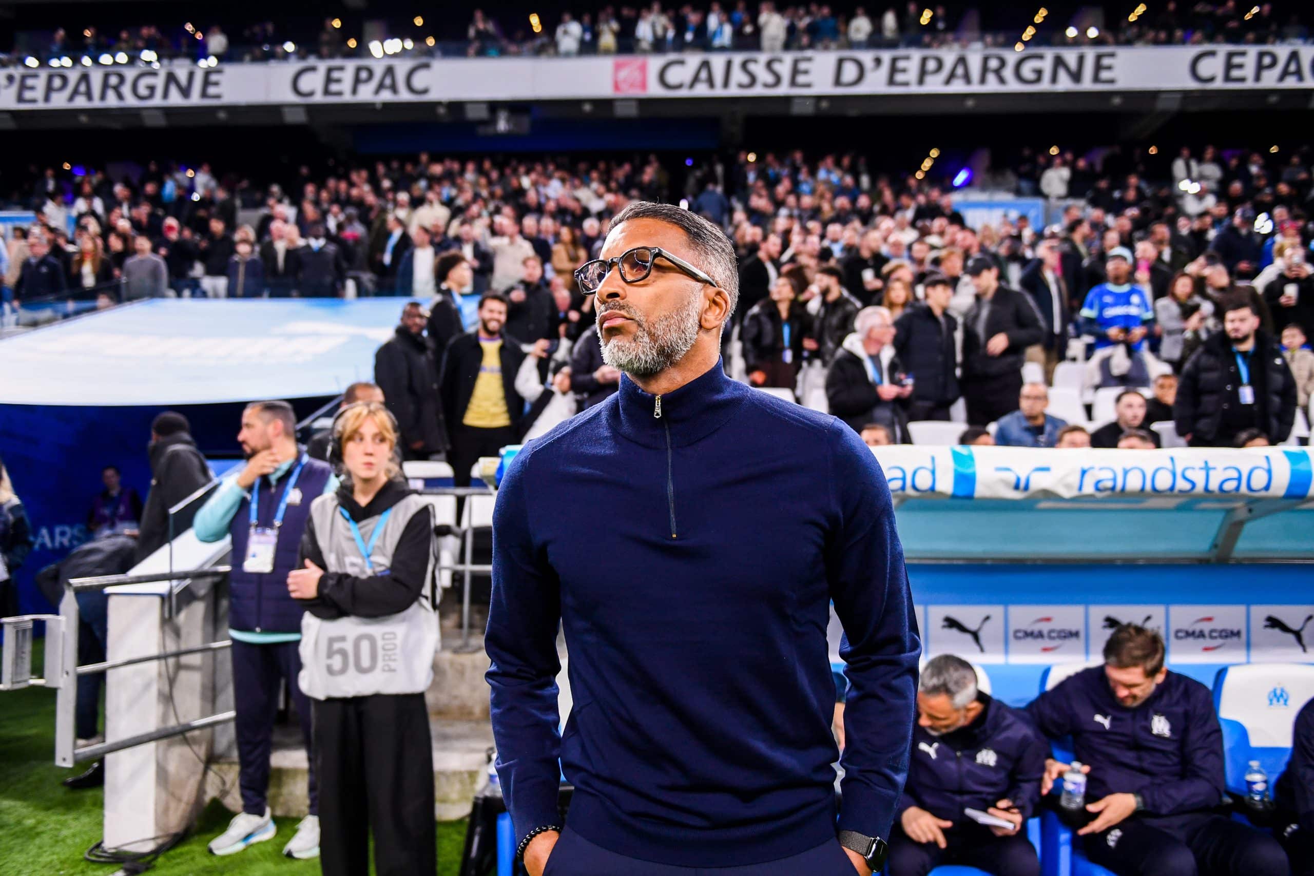 Habib Beye avant le coup d'envoi du match entre l'OM et l'OL.