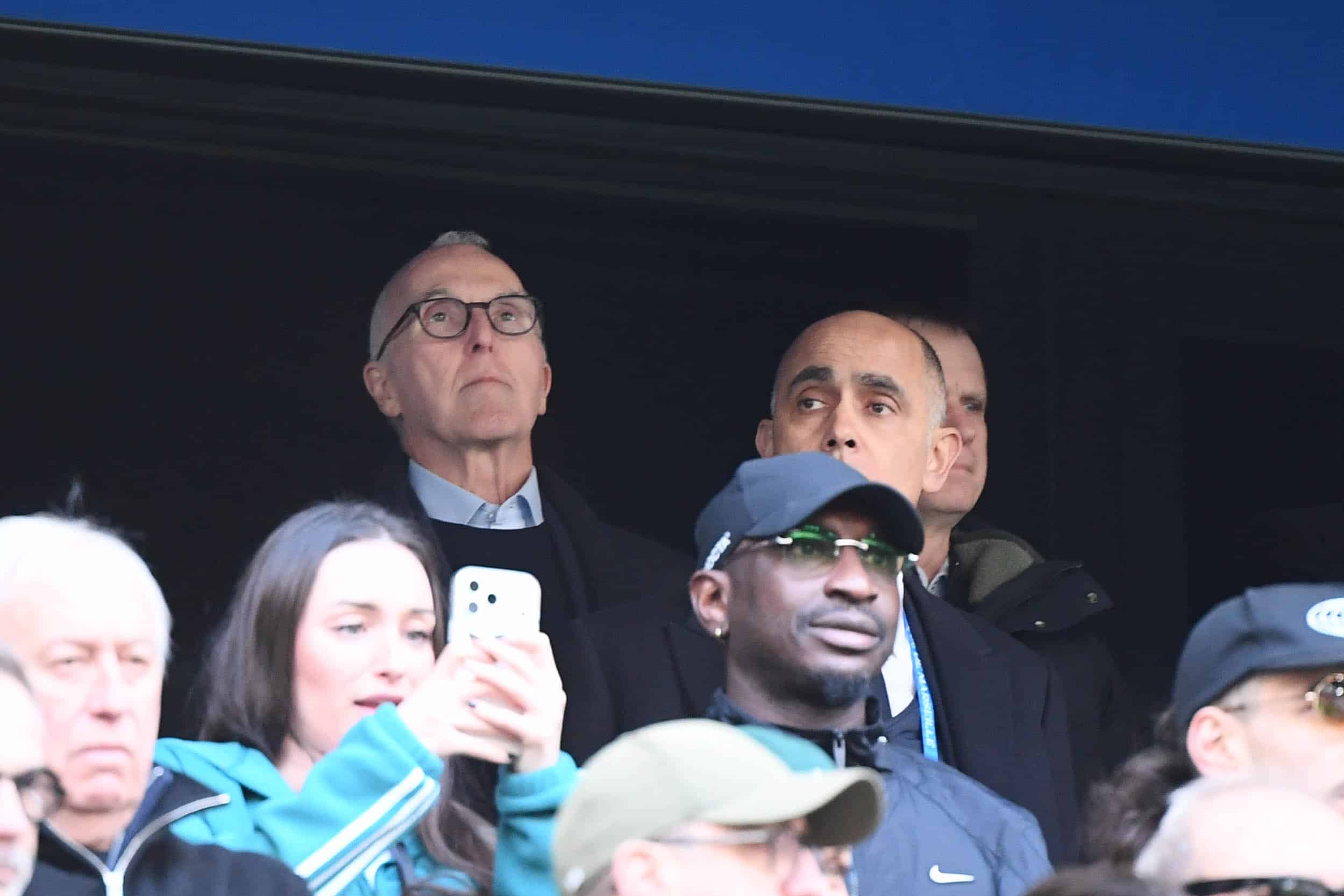 Frank McCourt en tribunes lors du match entre l'OM et Strasbourg.