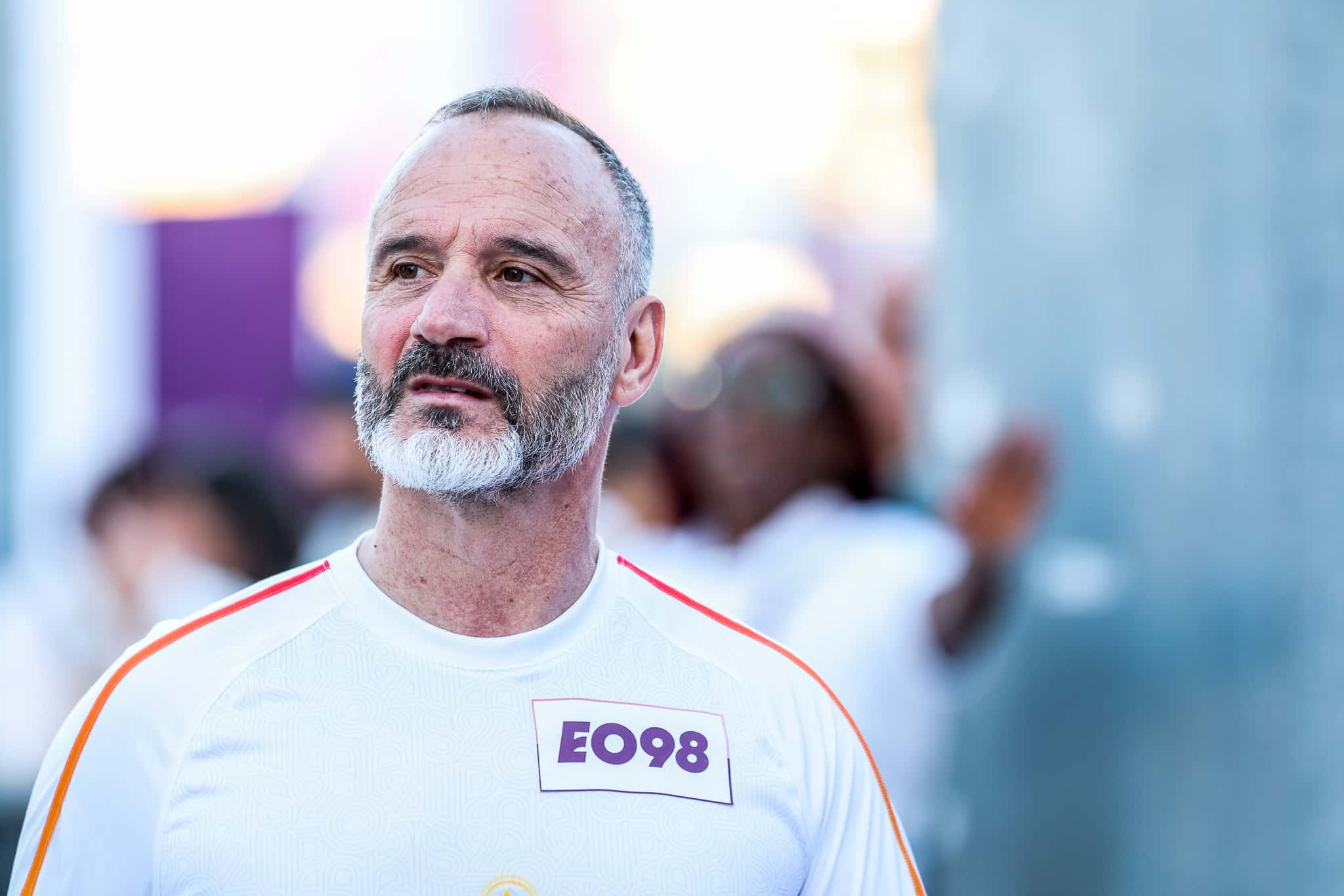 Eric Di Méco lors du parcours de la flamme olympique jusqu'à Paris.