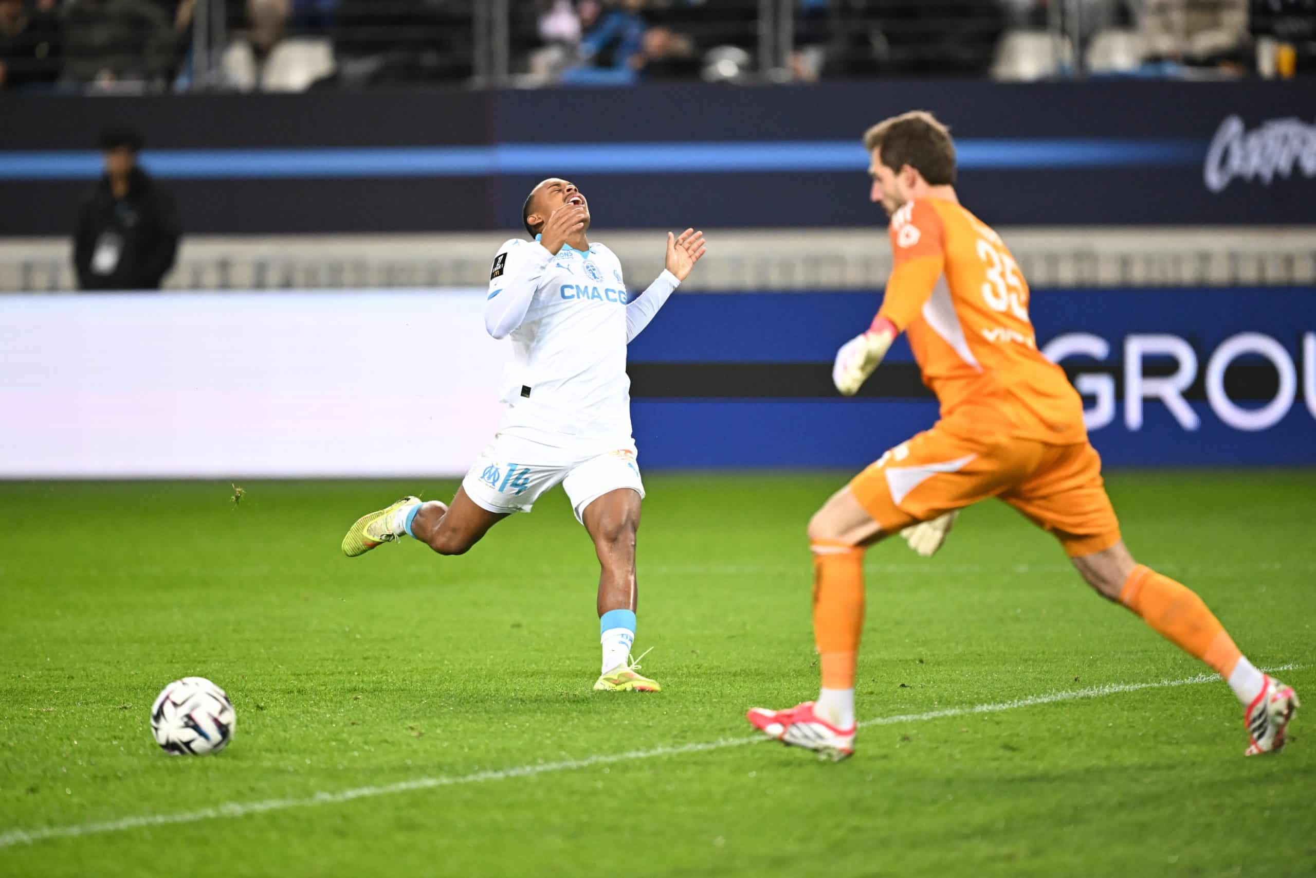 La déception de Paixao après une action manquée lors de PFC-OM.